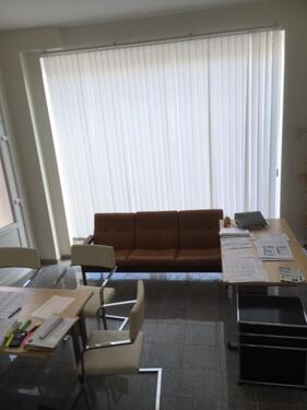 Foto - Ladenfläche mit Schaufenster und 2-ZKB-Wohnung Innenstadt Kassel
