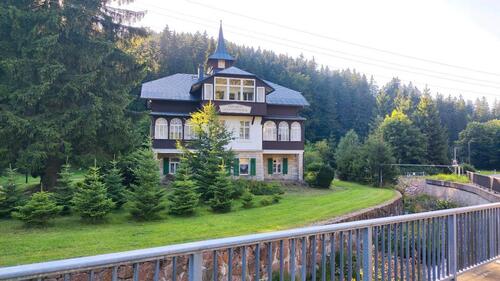 Foto - Villa mit großzügigem Grundstück