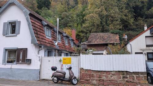 Foto - Sandsteinhaus mit Waldgrundstück – Wachenheim a. d. Weinstraße