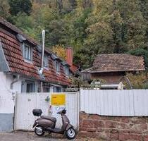 Sandsteinhaus mit Waldgrundstück – Wachenheim a. d. Weinstraße - Wachenheim an der Weinstraße