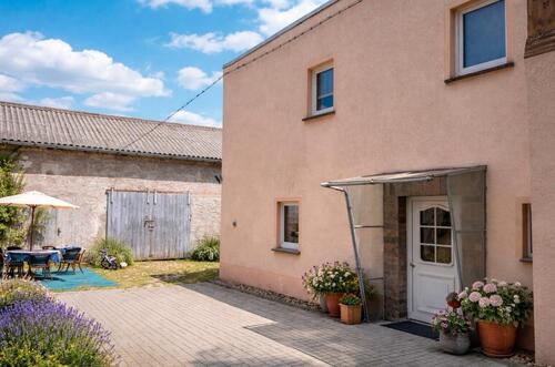 Foto - Großes Einfamilienhaus mit Scheune, Garage, Garten