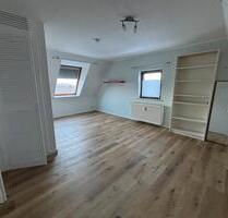 Dachgeschosswohnung 2 ZKB mit Einbauküche - Georgsmarienhütte