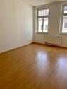 Foto - Helle 2-Zimmerwohnung mit Laminat und Balkon in zentraler Lage!