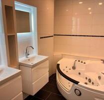 Frisch renovierte, lichtdurchflutete und großzügige 5-Zimmer Wohn - Leonberg