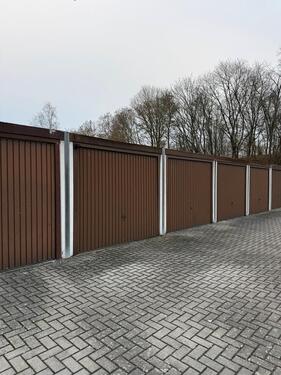 Foto - Einzelgarage mit Schwingtor Neumarkt i.d. OPf Nähe Volksfestplatz