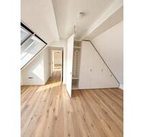 2 Zimmer Dachgeschosswohnung Enkheim Dachterasse - Frankfurt am Main Bergen-Enkheim