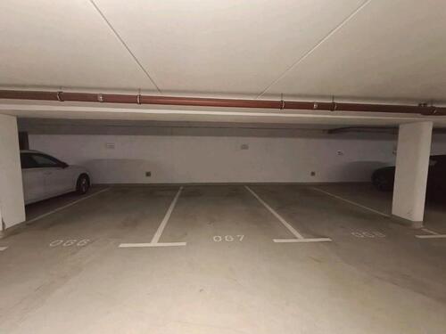 Foto - Tiefgaragenstellplatz - 80,00&nbsp;EUR Miete,