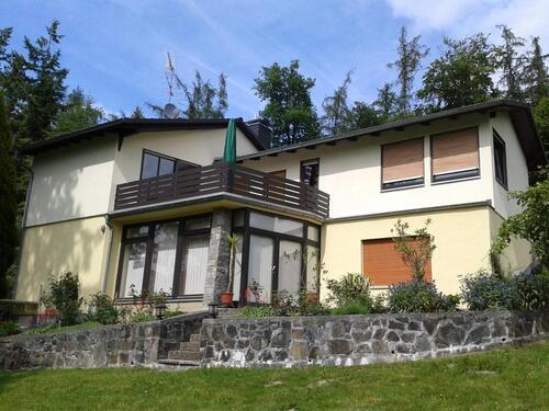 Foto - Einfamilienhaus zu vermieten - 1.300,00 EUR Kaltmiete,