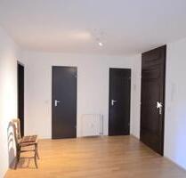 Kronberg-2,5 Zimmer in zentraler Ruhelage mit Balkon, Garage u EBK - Kronberg im Taunus