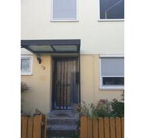 Reihenmittelhaus mit 6 Zimmern in Kleinschwarzenlohe zu vermieten - Nürnberg Erlenstegen