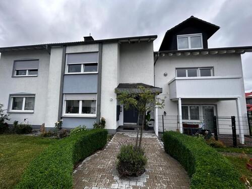 Foto - Kernsanierte Erdgeschoss-Wohnung in toller Wohngegend