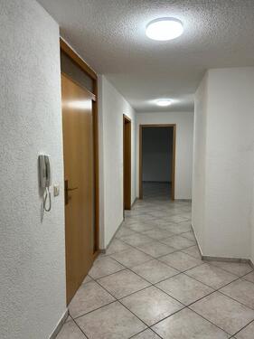 Foto - Großzügige 3-Zi-Wohnung im UG – ruhig, gepflegt & sofort frei!