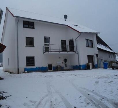 Foto - Helle 3,5 Zimmer Wohnung 1. OG mit Balkon, Stellplatz, Garten