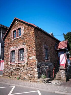 Foto - kleines Haus mit Garten und Stellplatz zu vermieten