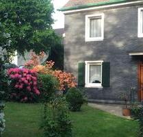 Wohnhaus mit landwirtschaftlichen Nebengebäuden - Remscheid Lüttringhausen