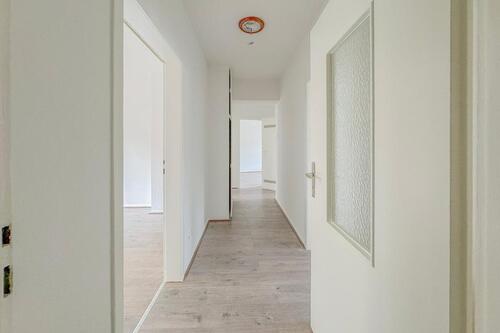 Foto - 3 Zimmer - frisch renoviert - gute Anbindung - ruhige Lage
