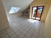 Foto - 3,5-Zimmer DG-Wohnung mit Balkon, Garage & Fußbodenheizung