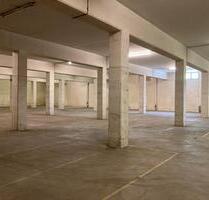 Großzügige Lagerfläche aufgeteilt in 2 Bereiche insgesamt ca. 1.920 m² in SchwarzenbachSaale - Kellergeschoss mit Rampe - LKW-Zufahrt auf dem Areal - verkehrsgünstige Lage - Schwarzenbach an der Saale Fletschenreuth