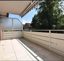 Sonnige 3-Zimmer-Mietwohnung mit Balkon, Einbauküche und Gäste-WC - Burgwedel