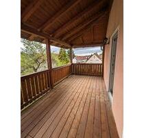 Helle 3 Zimmer Wohnung mit Balkon in ruhiger Lage zu vermieten - Waldbüttelbrunn