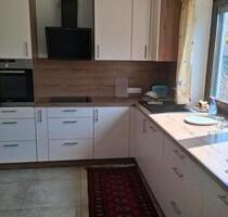 EG Wohnung mit Wintergarten - 1.900,00&nbsp;EUR Kaltmiete, ca.&nbsp; 120,00&nbsp;m&sup2; in Neufahrn bei Freising (PLZ: 85375) Mintraching-Grüneck