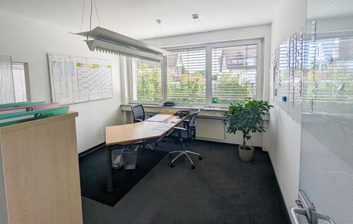 Foto - Eigenes Büro 299€ All-In: Möbliert, Parkplatz & Firmenadresse