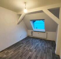 Dachgeschosswohnung, Kernstadt, 2ZKB, ab April verfügbar - Gemünden (Wohra)