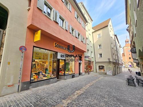 Foto - Traumhaft sanierte 3-Zimmer-Wohnung mit ca. 19 m² Dachterrasse in bester Altstadtlage. Frei.