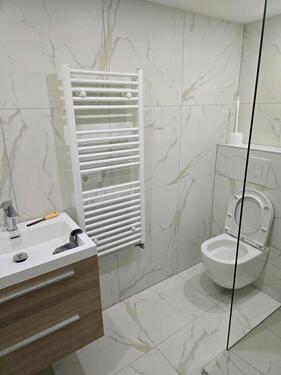 Foto - WG Zimmern zu vermieten - neu rennoviert und mobiliert. ab sofort