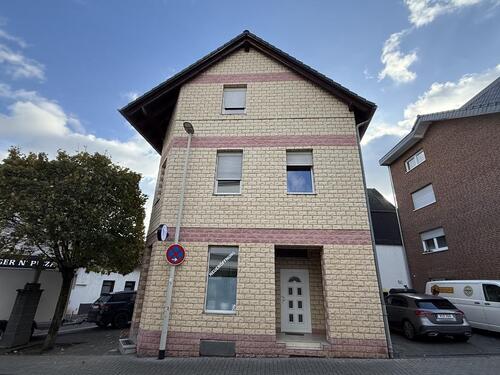 Foto - Saniertes 2-Etagen-Haus mit 125 m² Wohnfläche in zentraler Lage von Frechen