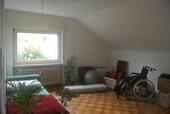 Foto - FFM-Nieder-Erlenbach * Gemütliche 2-Zi-DG * EBK * kein Balkon