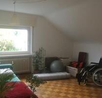 FFM-Nieder-Erlenbach * Gemütliche 2-Zi-DG * EBK * kein Balkon - Frankfurt am Main Bonames