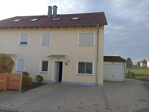 Foto - geräumige Doppelhaushälfte mit 4 Schlafzimmer in 92249 Vilseck