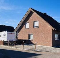 Privat: Freistehendes Einfamilienhaus mit Garage und Stellfläche - Geilenkirchen