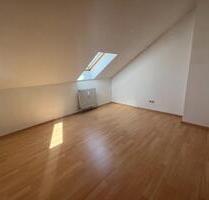 Attraktive 2-Zimmer-Dachgeschosswohnung in zentraler Lage – ideal - Nürnberg Rabus