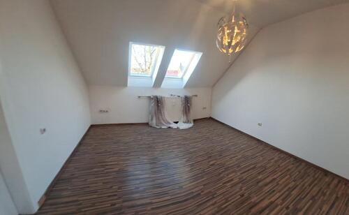 Foto - 'Frisch renov.: Helle 2 Zim.-Etagenwohng. sofort bezugsfertig.'