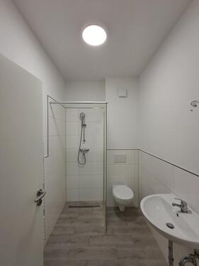 Foto - Anfragen NUR per E-Mail. Moderne Mini-1-Zimmer-Wohnung im EG mit Garderobenraum in der Nahe Magistrat Gelände Bremerhaven. Kein Jobcenter.