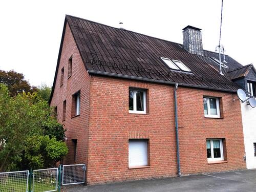 Foto - Doppelhaushälfte, viele Zimmer und bebaubarer Garten