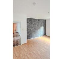 Schöne Drei Zimmer Erdgeschoss Wohnug am Gemarkenplatz in Essen zu vermieten