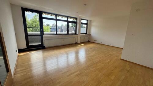 Foto - Attraktive, großzügige + helle 3 Zimmer-Wohnung mit Balkon