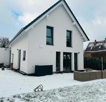 Modernes Einfamilienhaus mit viel Platz & Grünland - Klostermansfeld