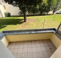 Charmante 3-Raum-Hochparterre-Wohnung mit Balkon & Grünblick – Am Hegeborn 3 – ab Dezember verfügbar - Döbeln