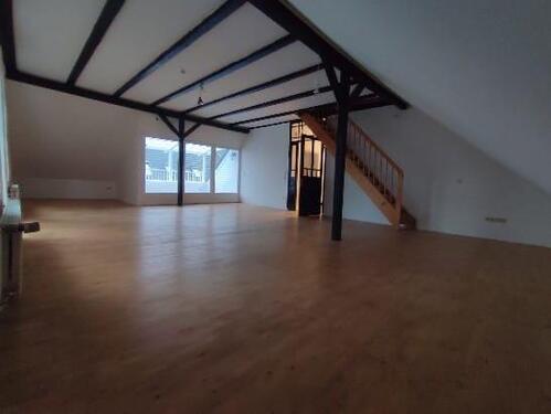 Foto - Großzügige 4-Zi.-DG Wohnung (120 m²) mit Einbauküche