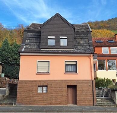 Foto - Einfamilien-Wohnhaus mit großzügigem Garten