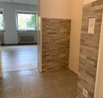 renovierte EG Wohnung, 1,5 Zimmer Wohnung im EG - Duisburg Hamborn