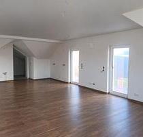 Erstbezug – großzügige 112 m² Dachgeschosswohnung - Balkon - Burkardroth