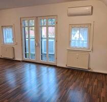 Charmante 2-Zimmer-Dachgeschosswohnung mit Schwarzwaldblick, EBK - Gernsbach