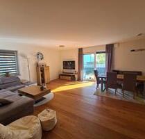 Moderne energiearme 3-Zimmer Erdgeschosswohnung mit Terrasse - Landau an der Isar