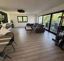 Modernisierter Bungalow mit Einliegerwohnung - Naila