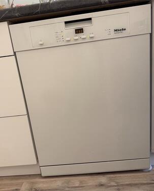 Foto - Geschirrspüler miele - 200,00 EUR Kaltmiete,